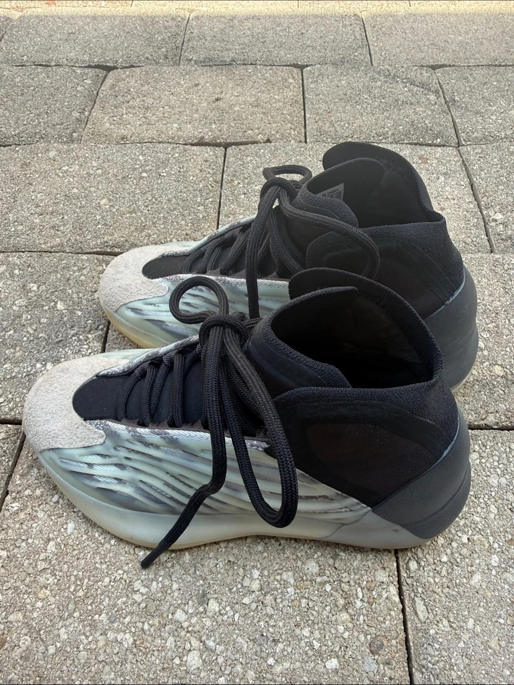 Yeezy QNTM basketball Sneakers